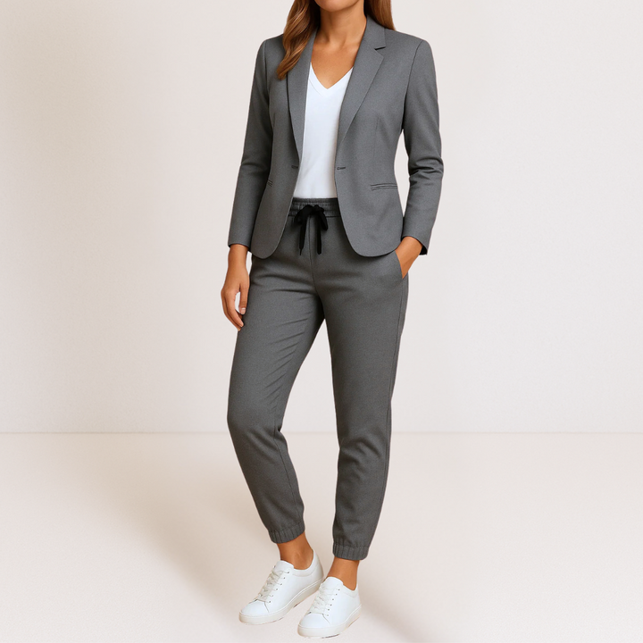 Beatrice | Modern Elegance in a Comfortable Suit
