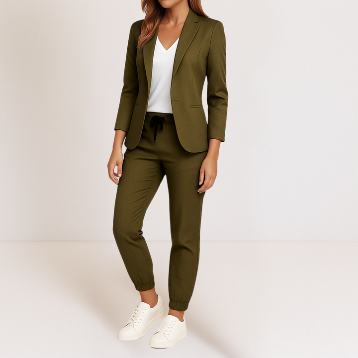 Beatrice | Modern Elegance in a Comfortable Suit